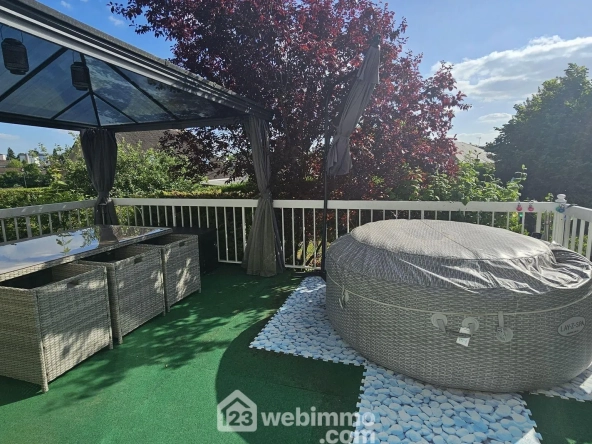 Maison moderne de 90 m² avec terrasse à Le Malesherbois