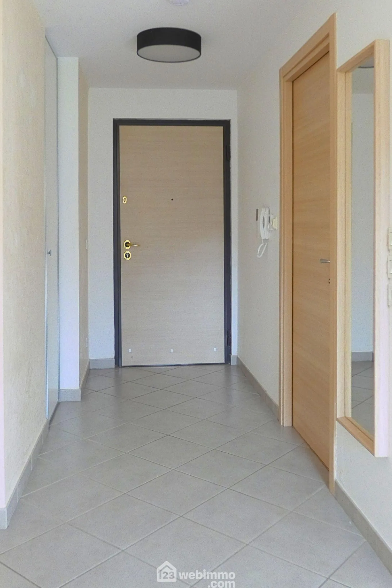 Spacieux appartement T3 avec jardin, garage et parking privé à Ugine 