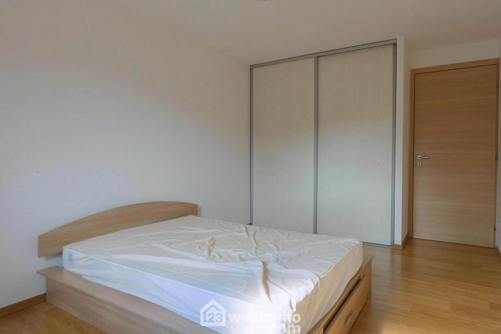 Spacieux appartement T3 avec jardin, garage et parking privé à Ugine 