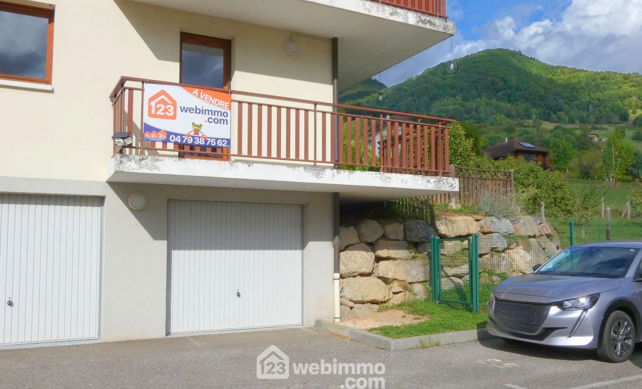 Spacieux appartement T3 avec jardin, garage et parking privé à Ugine 