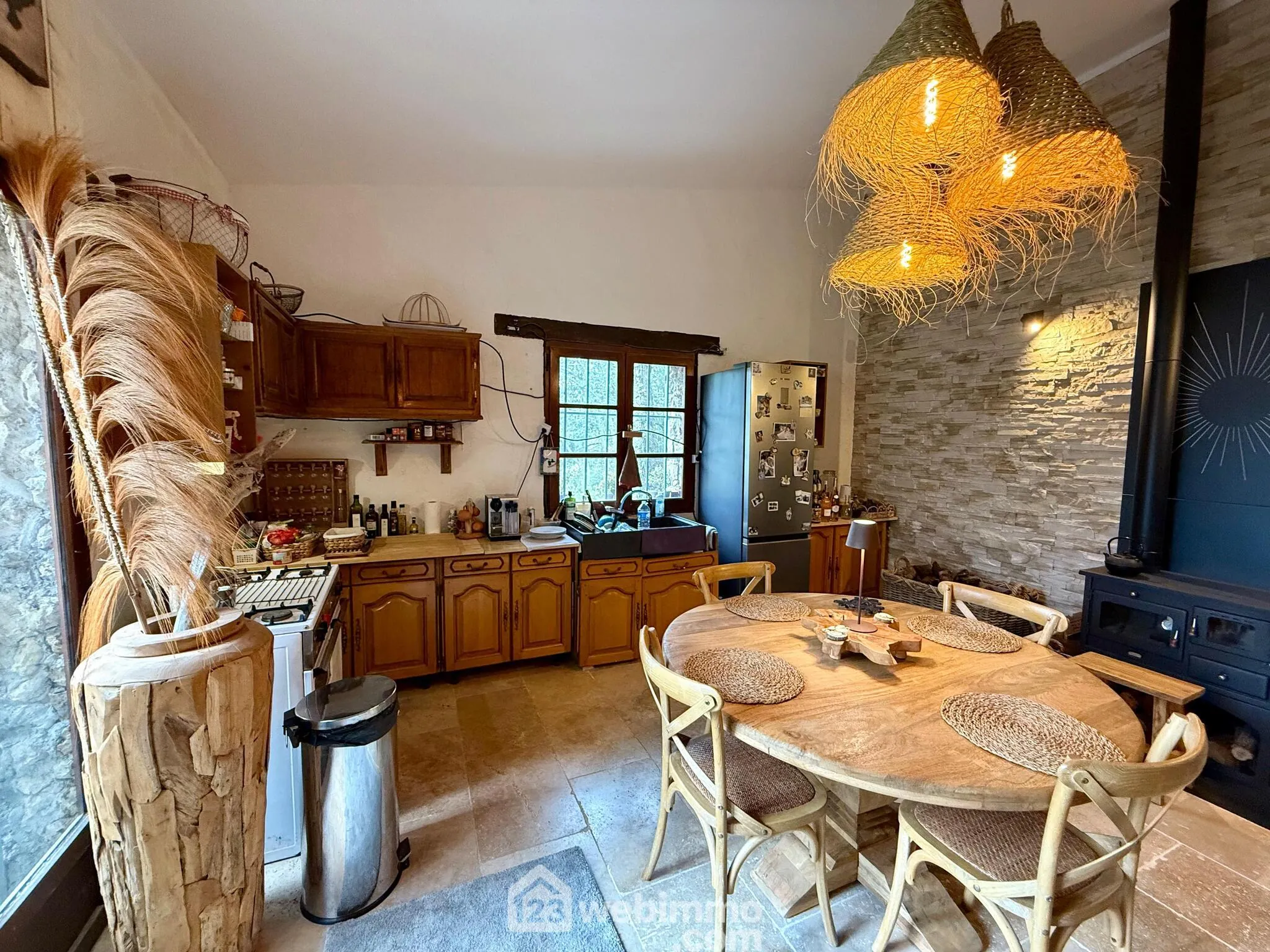 Cabanon en pierres autonome à vendre à Saint Antonin du Var avec vue dégagée 