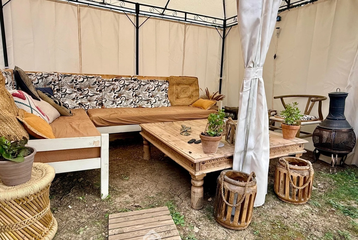 Cabanon en pierres autonome à vendre à Saint Antonin du Var avec vue dégagée 