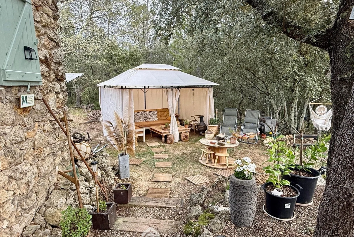 Cabanon en pierres autonome à vendre à Saint Antonin du Var avec vue dégagée 