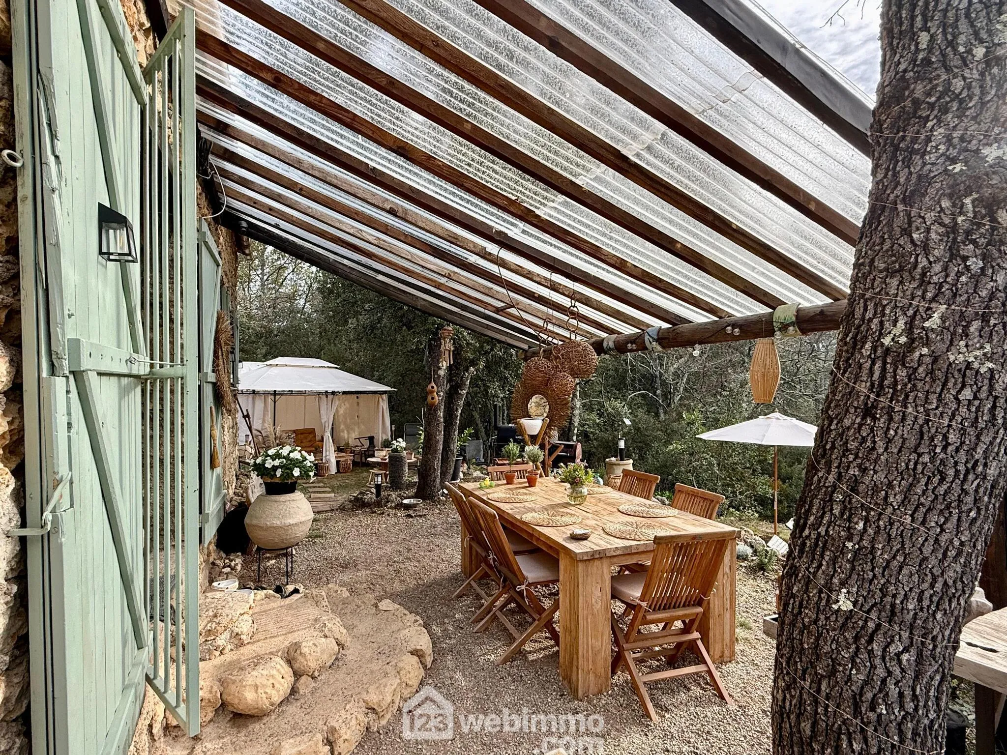 Cabanon en pierres autonome à vendre à Saint Antonin du Var avec vue dégagée 
