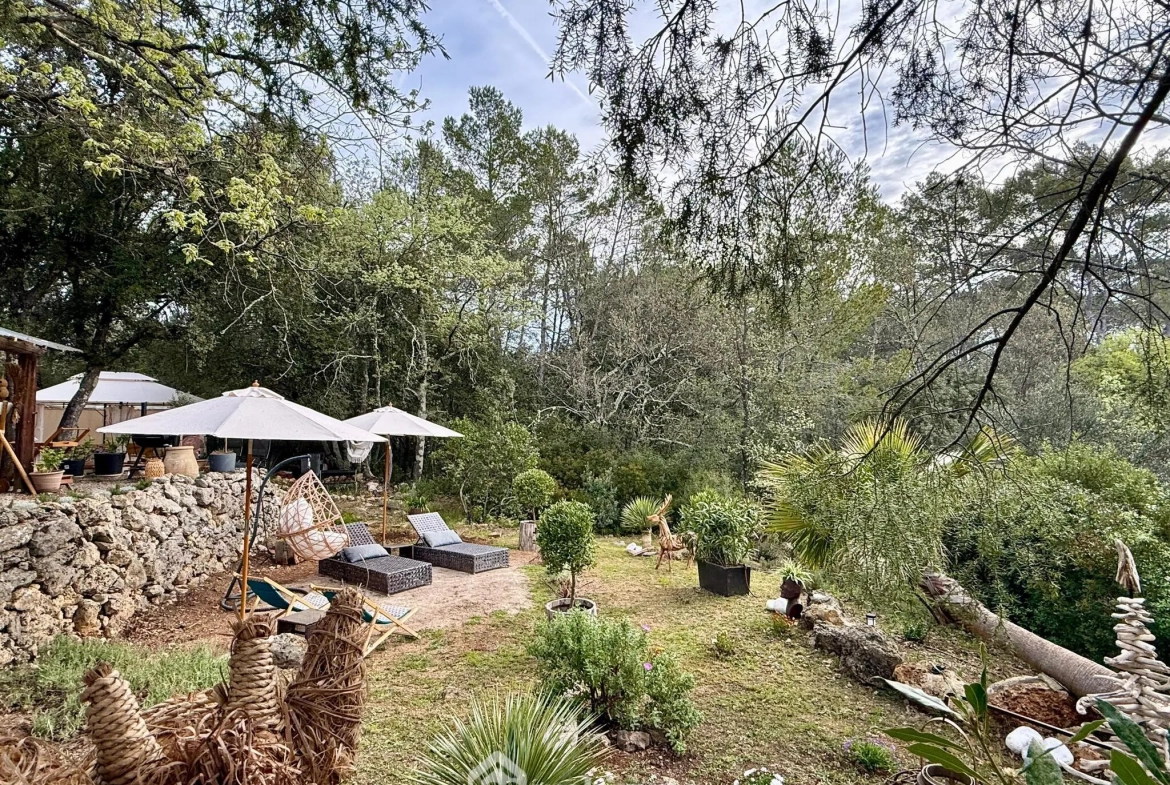 Cabanon en pierres autonome à vendre à Saint Antonin du Var avec vue dégagée 