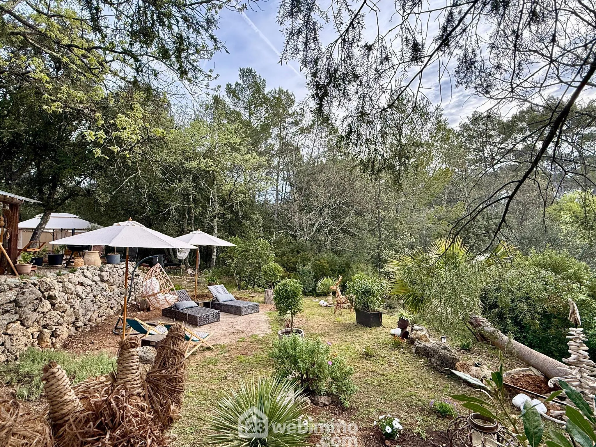 Cabanon en pierres autonome à vendre à Saint Antonin du Var avec vue dégagée 