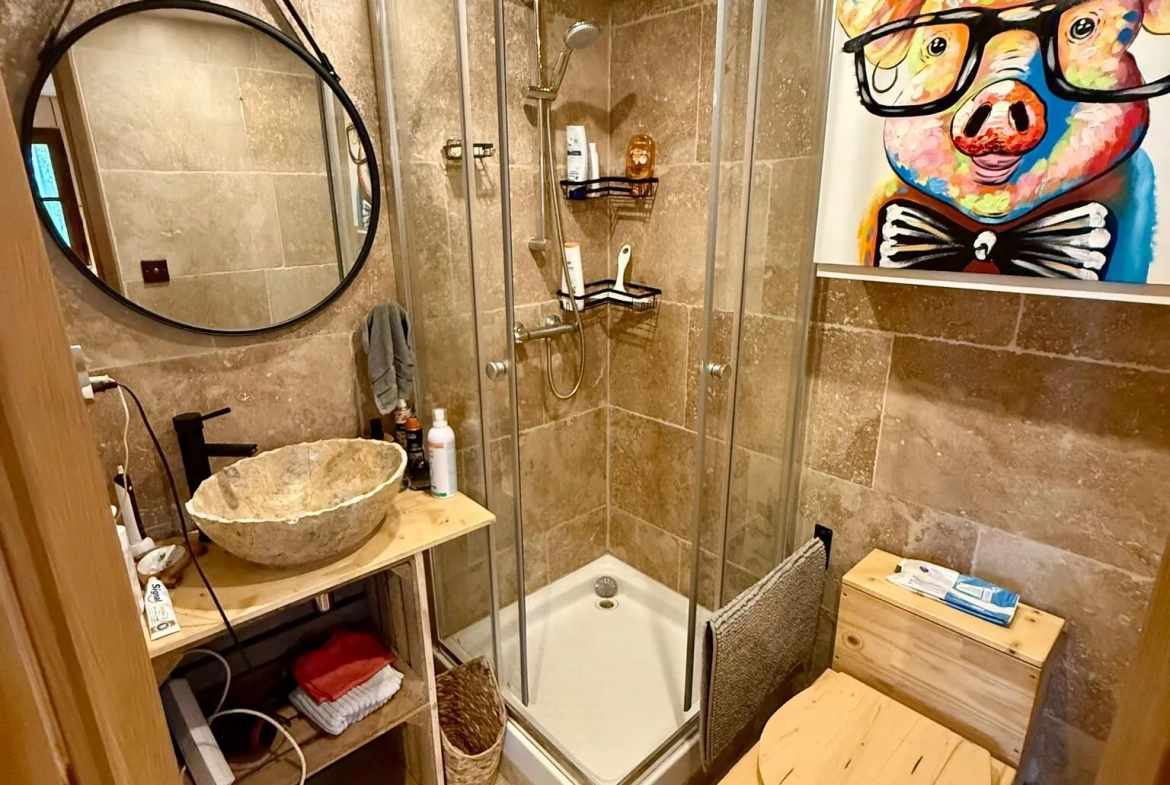 Cabanon en pierres autonome à vendre à Saint Antonin du Var avec vue dégagée 