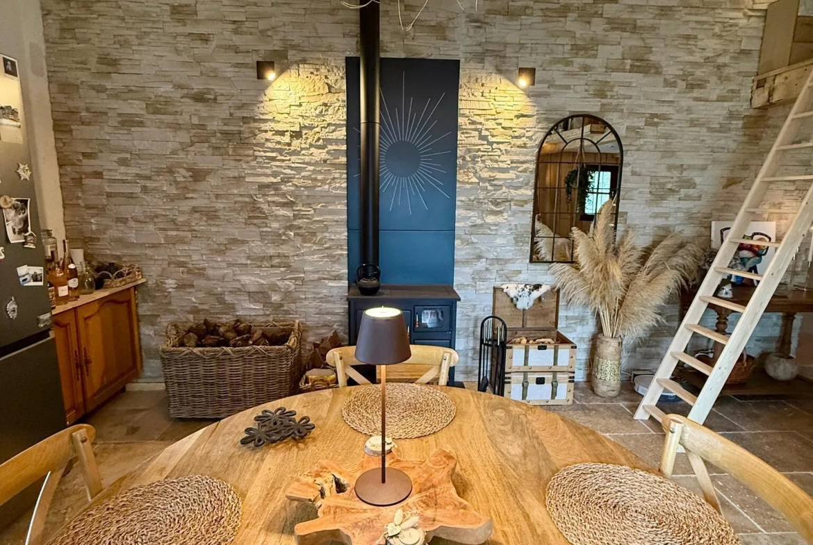 Cabanon en pierres autonome à vendre à Saint Antonin du Var avec vue dégagée 