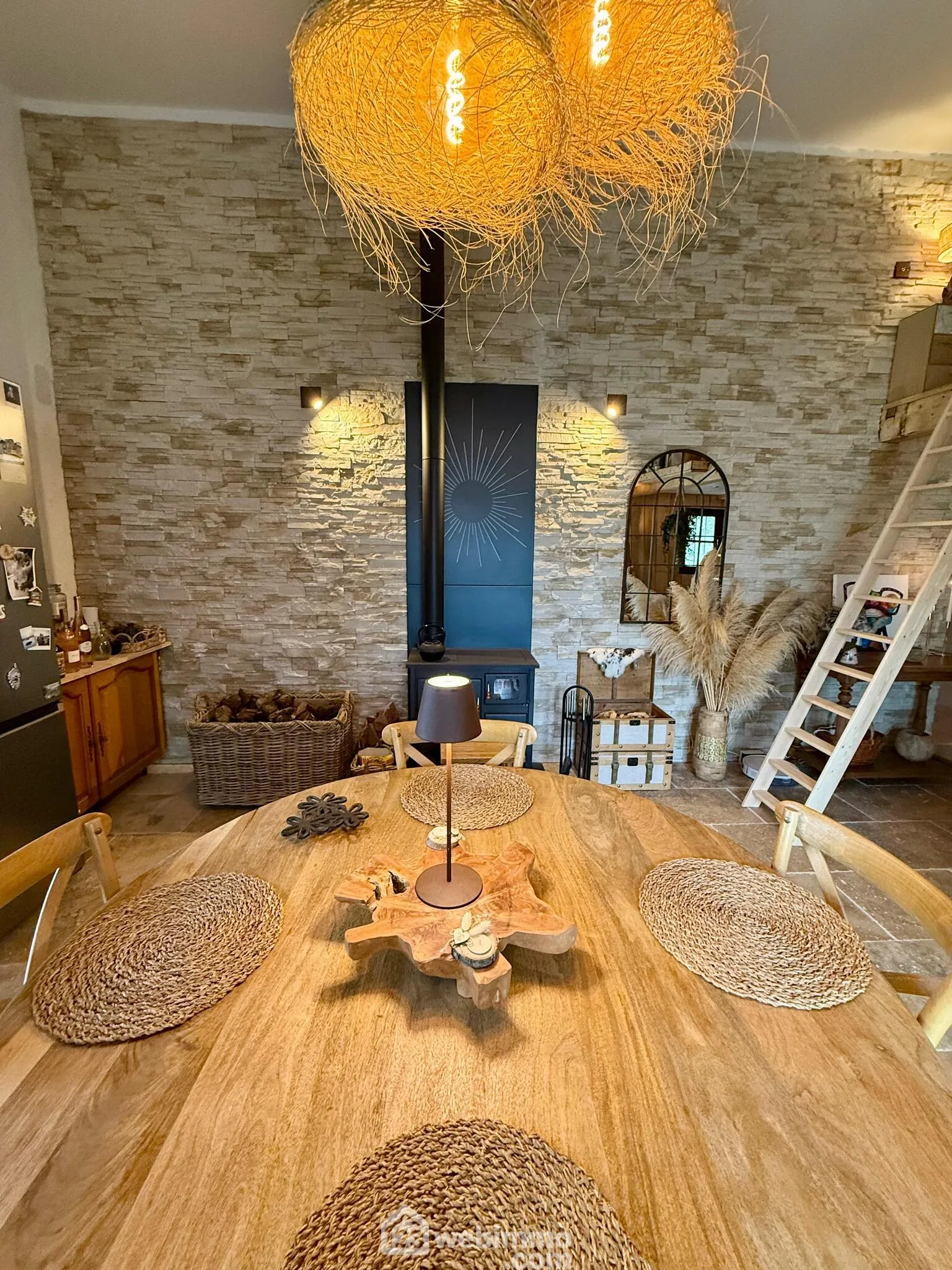Cabanon en pierres autonome à vendre à Saint Antonin du Var avec vue dégagée 