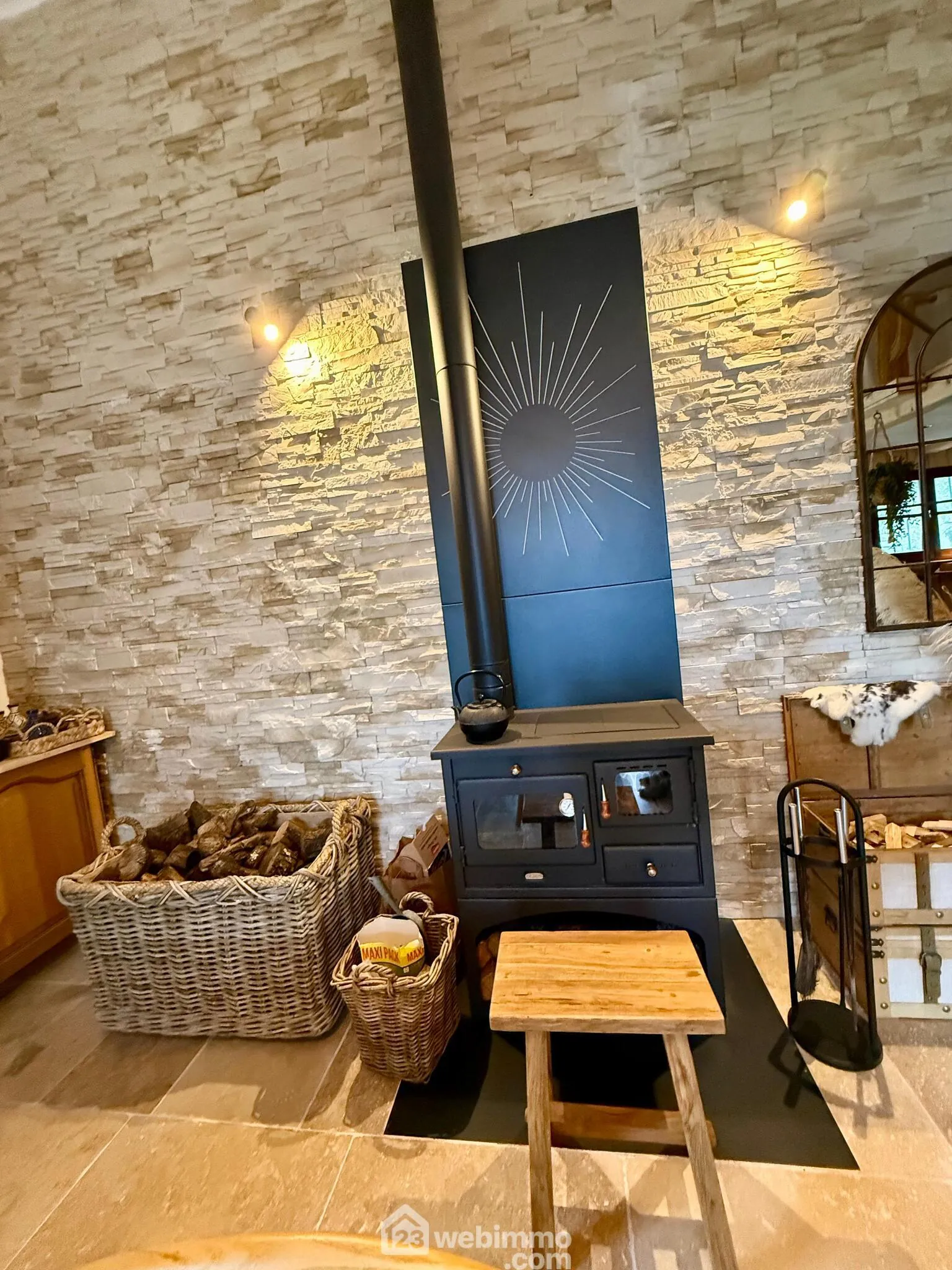 Cabanon en pierres autonome à vendre à Saint Antonin du Var avec vue dégagée 