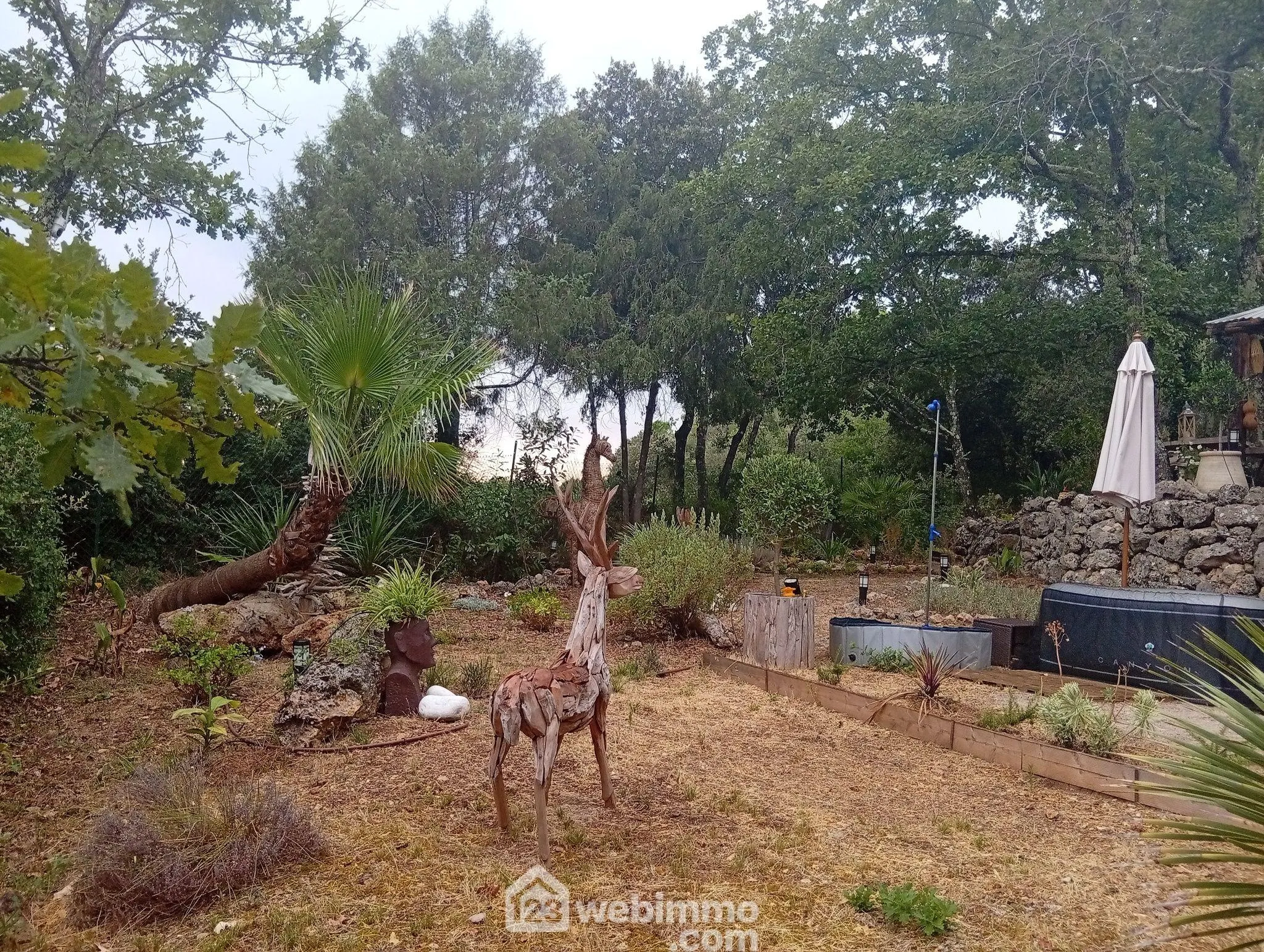 Cabanon en pierres autonome à vendre à Saint Antonin du Var avec vue dégagée 