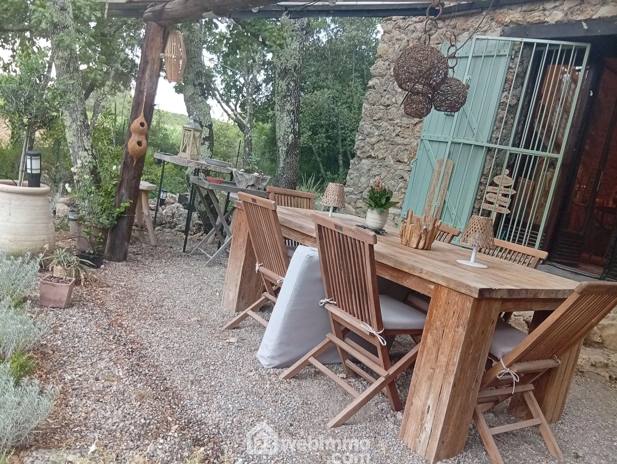 Cabanon en pierres autonome à vendre à Saint Antonin du Var avec vue dégagée 