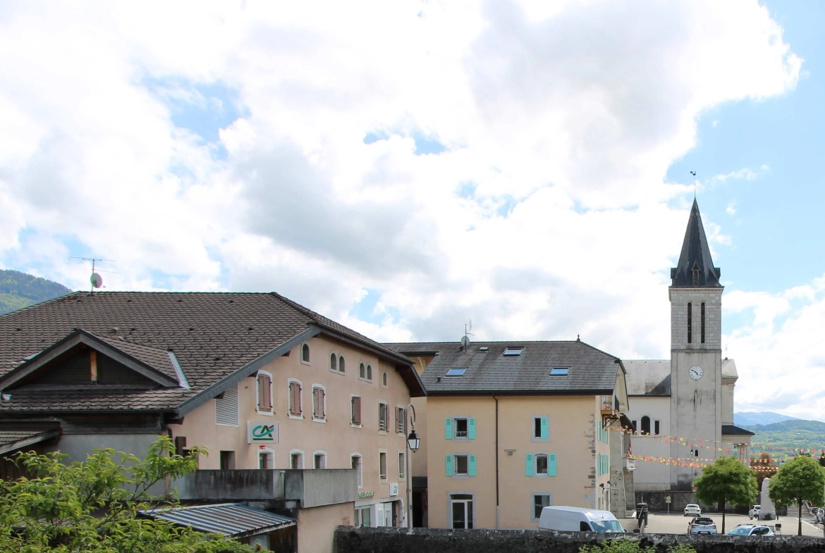 Maison de village avec terrasse en vente à Viuz en Sallaz - 3 chambres et jardin 