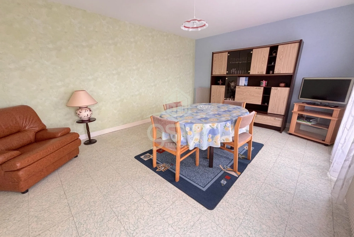 Maison à vendre à Maillé avec 3 chambres et terrain clos de 1541m² 