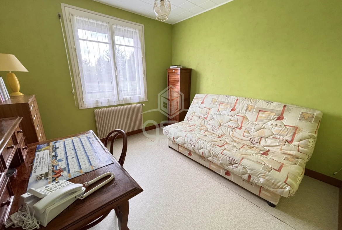 Maison à vendre à Maillé avec 3 chambres et terrain clos de 1541m² 