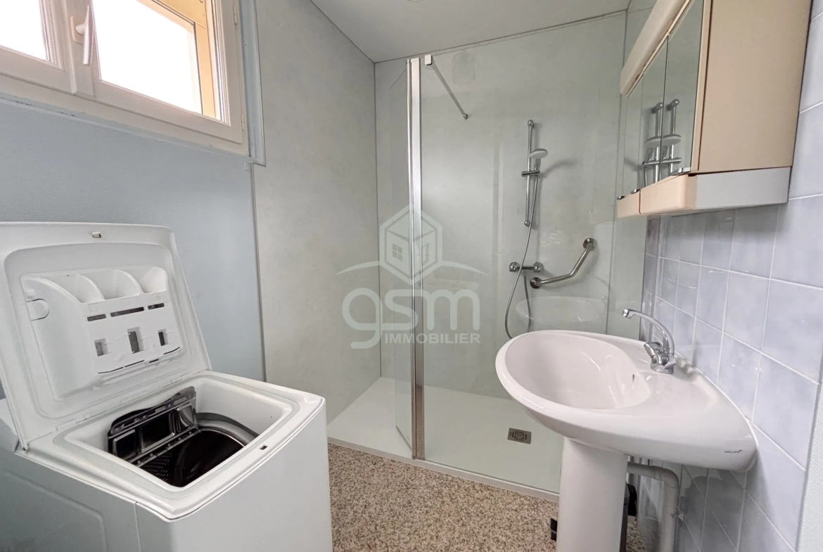 Maison à vendre à Maillé avec 3 chambres et terrain clos de 1541m² 