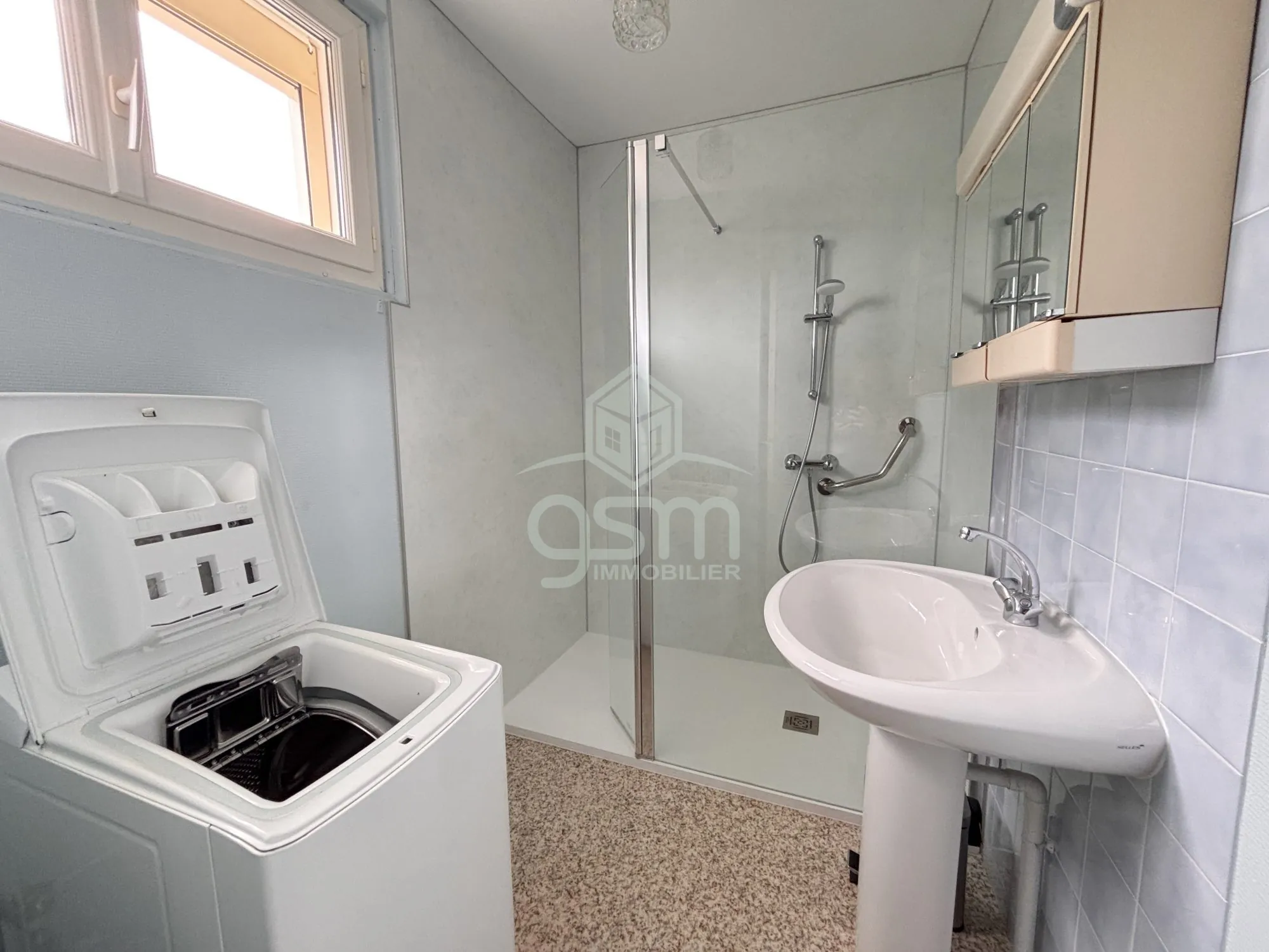 Maison à vendre à Maillé avec 3 chambres et terrain clos de 1541m² 