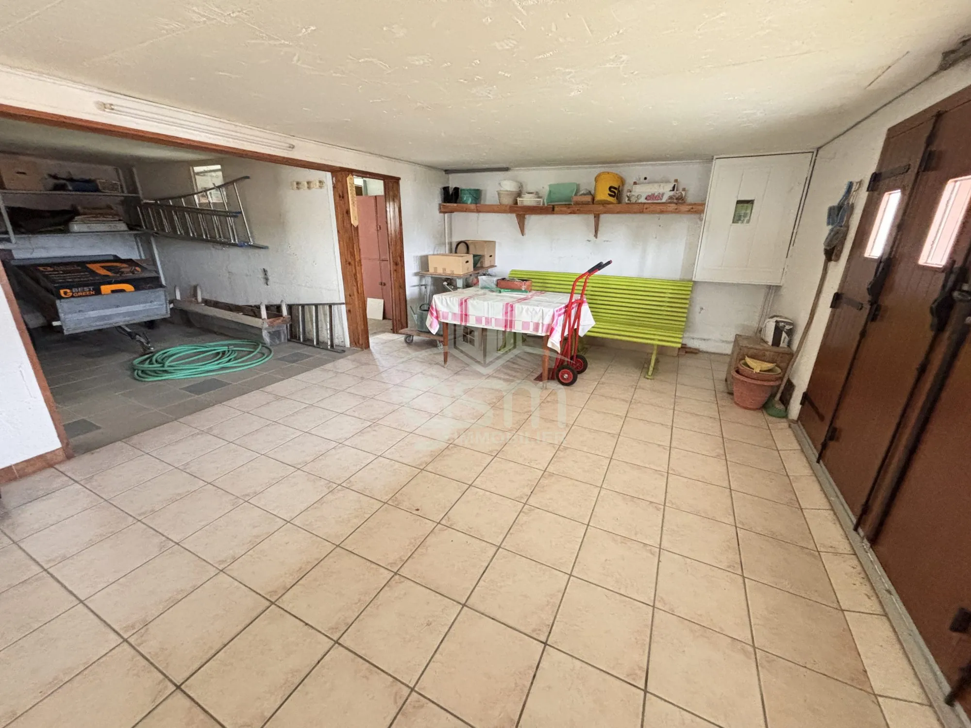 Maison à vendre à Maillé avec 3 chambres et terrain clos de 1541m² 