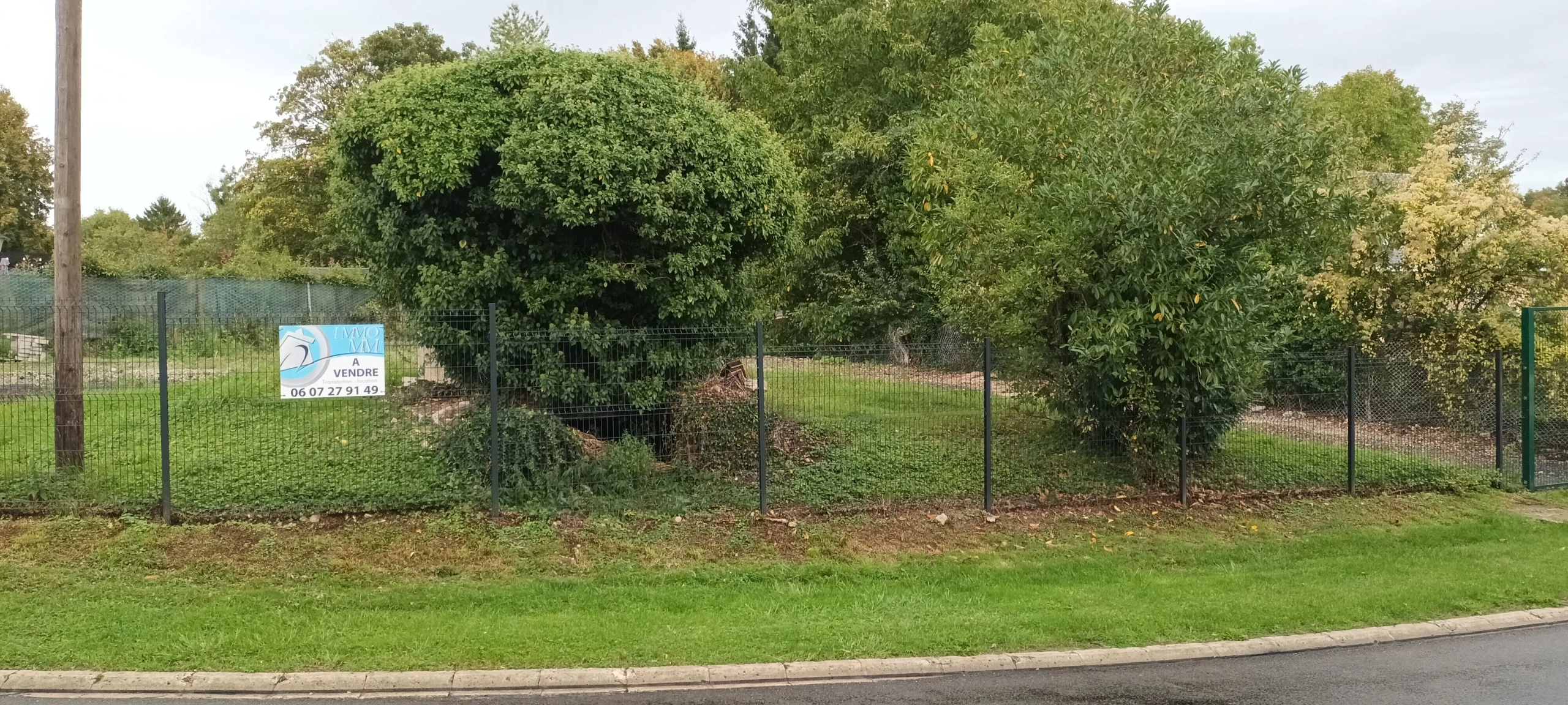 Terrain constructible de 675 m² à vendre à La Neuville-ès-Wasigny 