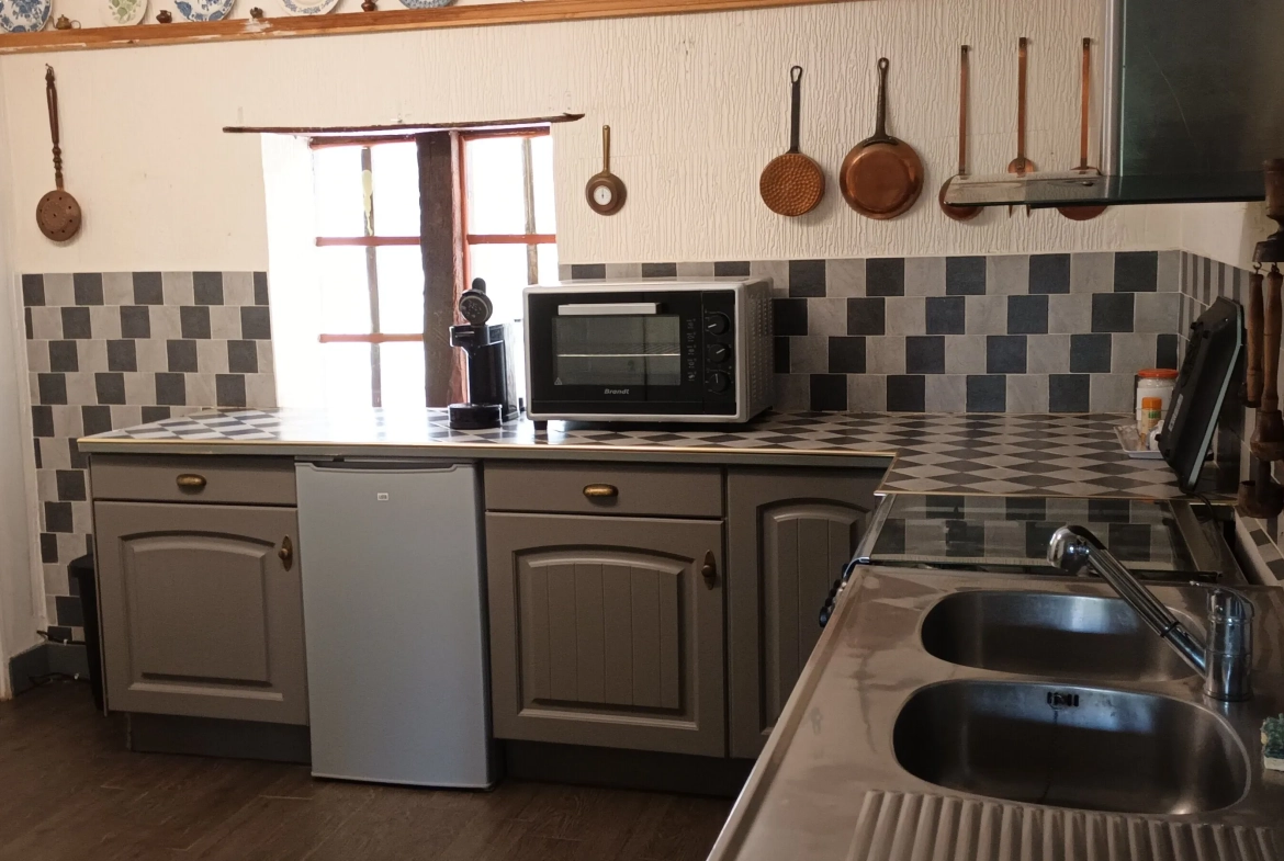 Maison à vendre à Chaumont-Porcien avec jardin et travaux à prévoir 