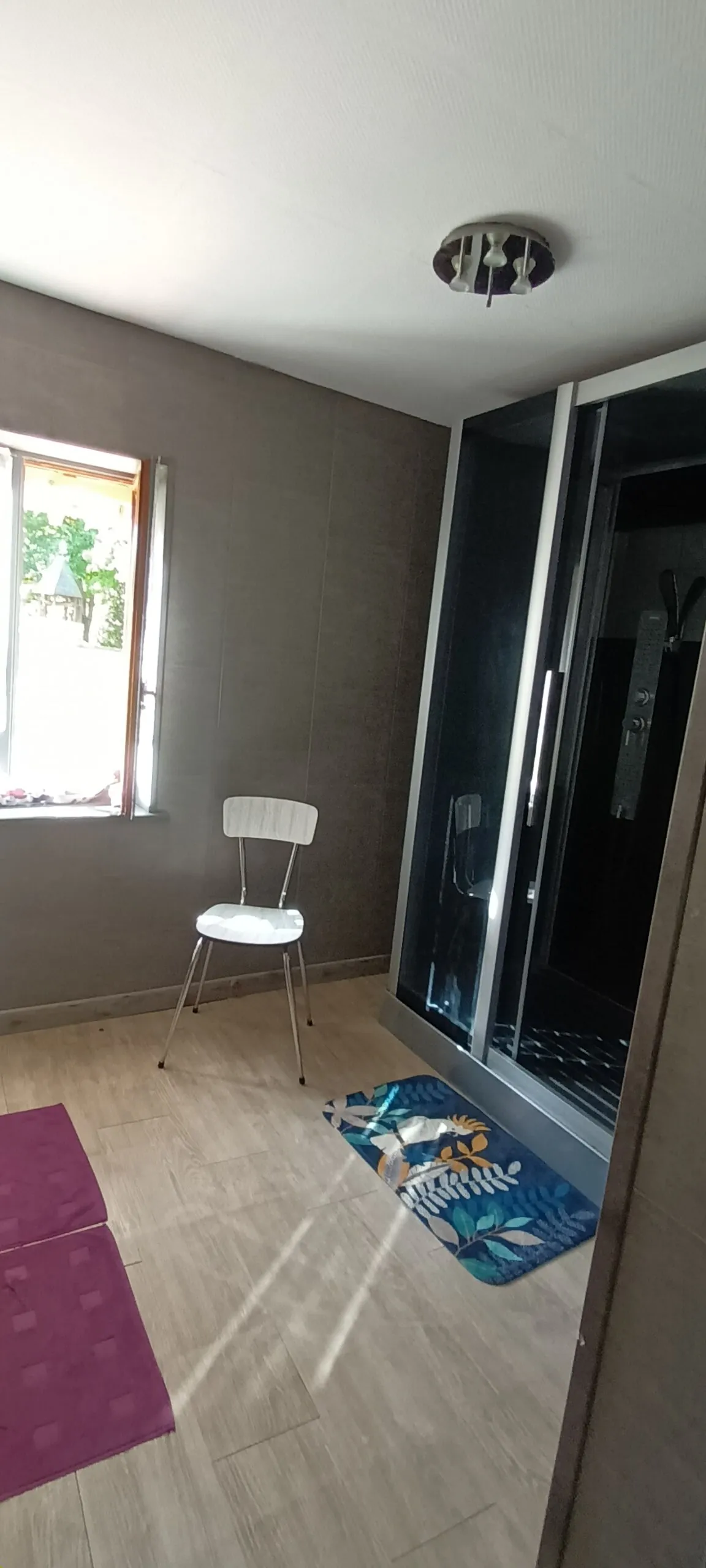 Maison à vendre à Chaumont-Porcien avec jardin et travaux à prévoir 