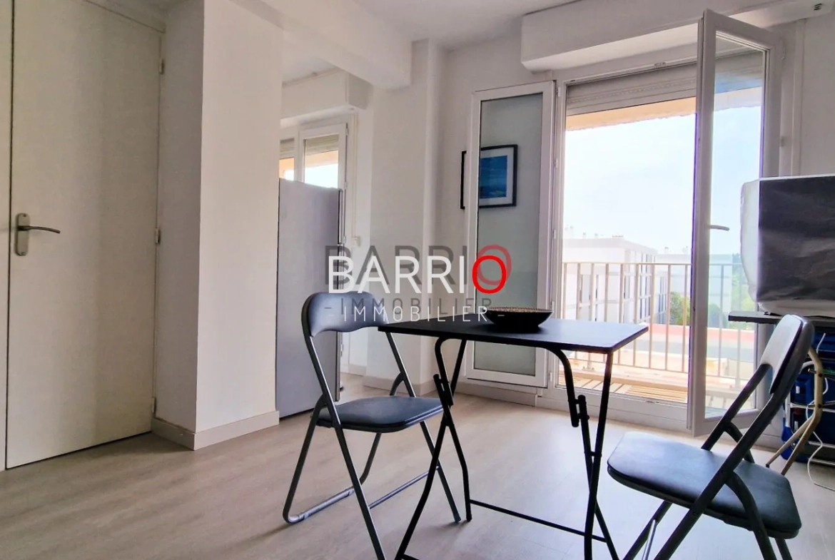 Studio rénové avec balcon et parking à Saint-Cyprien - Port 