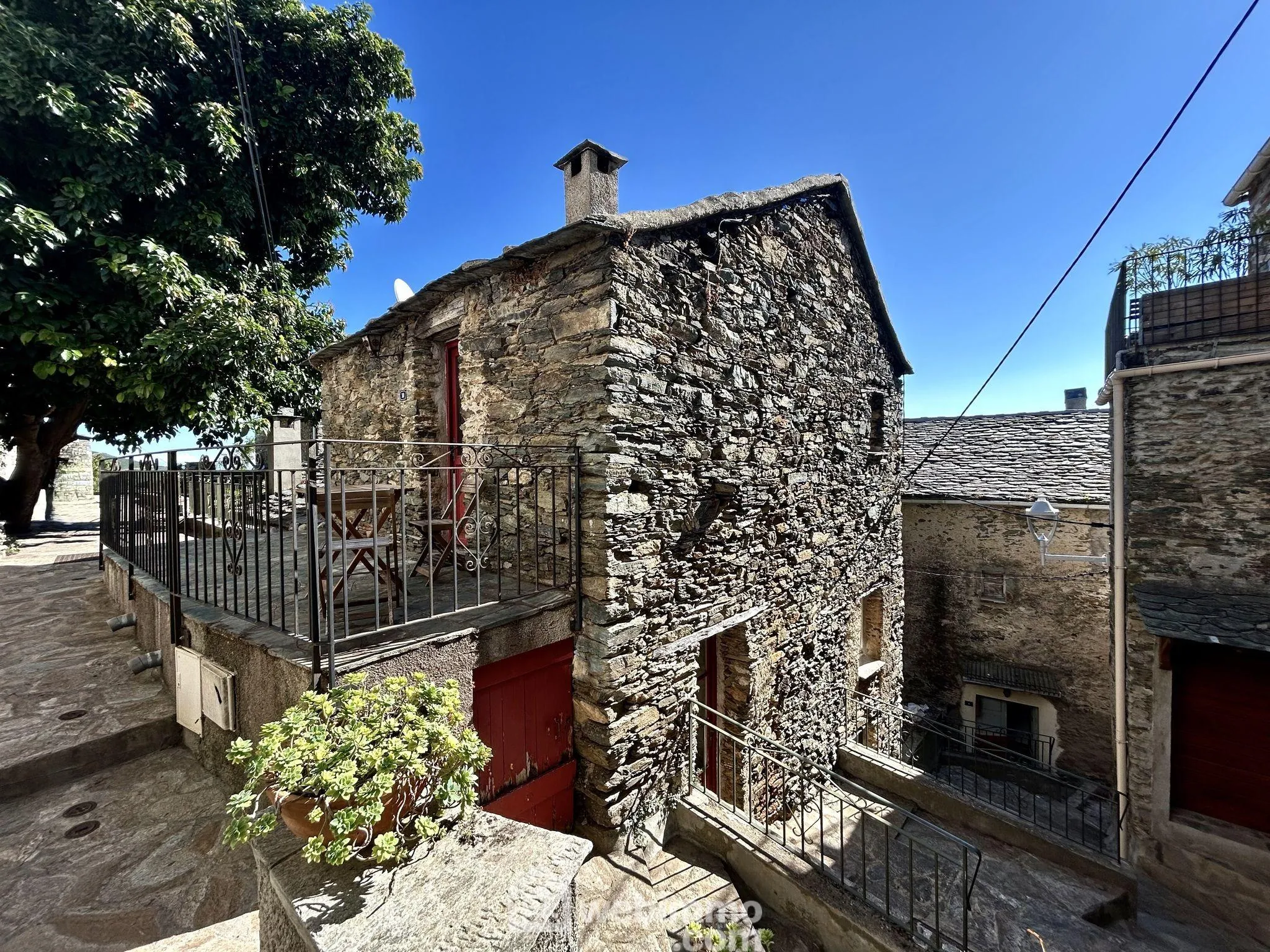 Maison en pierre de 53 m² avec terrasse à San-Martino-di-Lota 