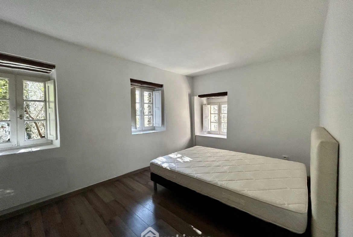 Maison en pierre de 53 m² avec terrasse à San-Martino-di-Lota 