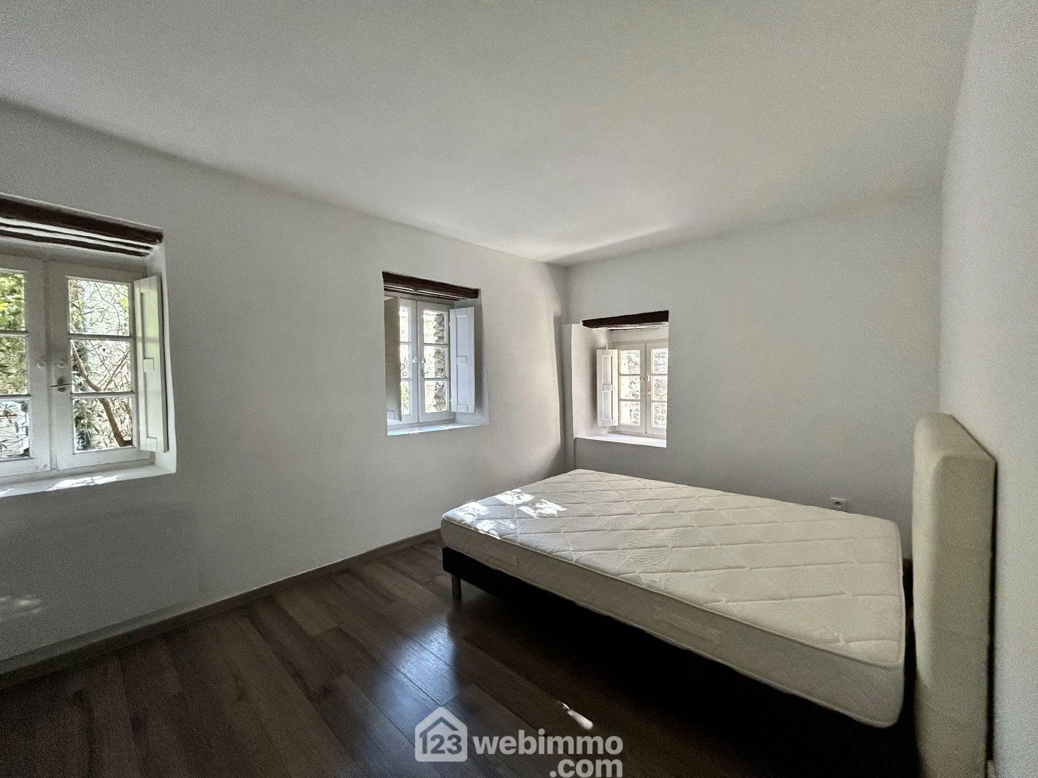 Maison en pierre de 53 m² avec terrasse à San-Martino-di-Lota 