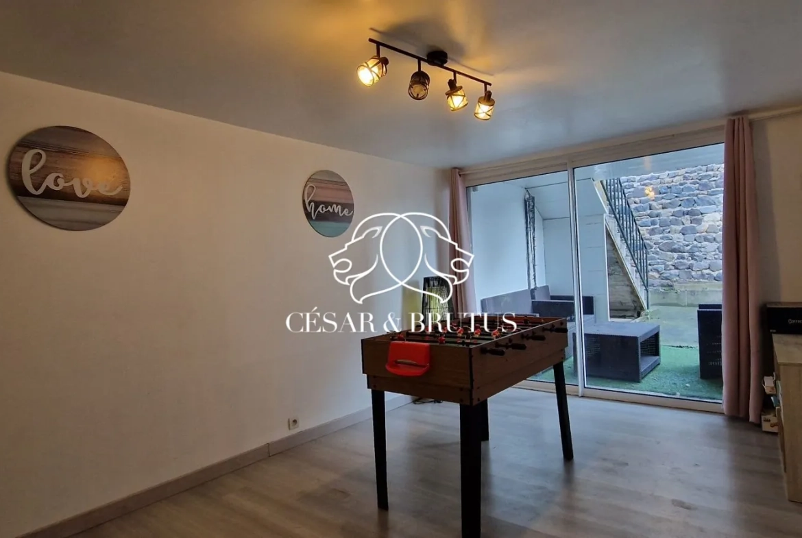Charmante maison en pierre de 115 m² à Beaulieu avec jardin et atelier 