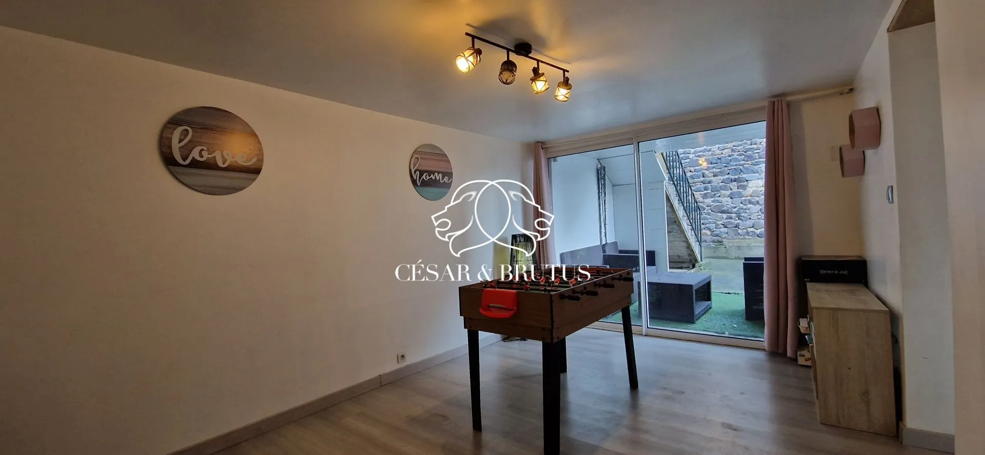 Charmante maison en pierre de 115 m² à Beaulieu avec jardin et atelier 