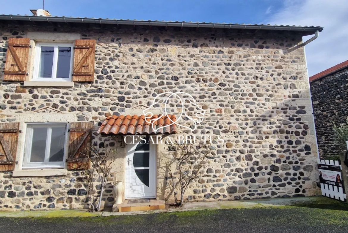 Charmante maison en pierre de 115 m² à Beaulieu avec jardin et atelier 