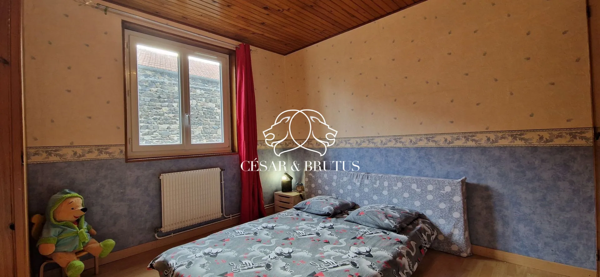 Charmante maison en pierre de 115 m² à Beaulieu avec jardin et atelier 