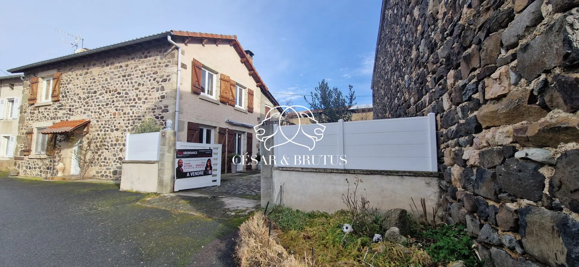 Charmante maison en pierre de 115 m² à Beaulieu avec jardin et atelier 