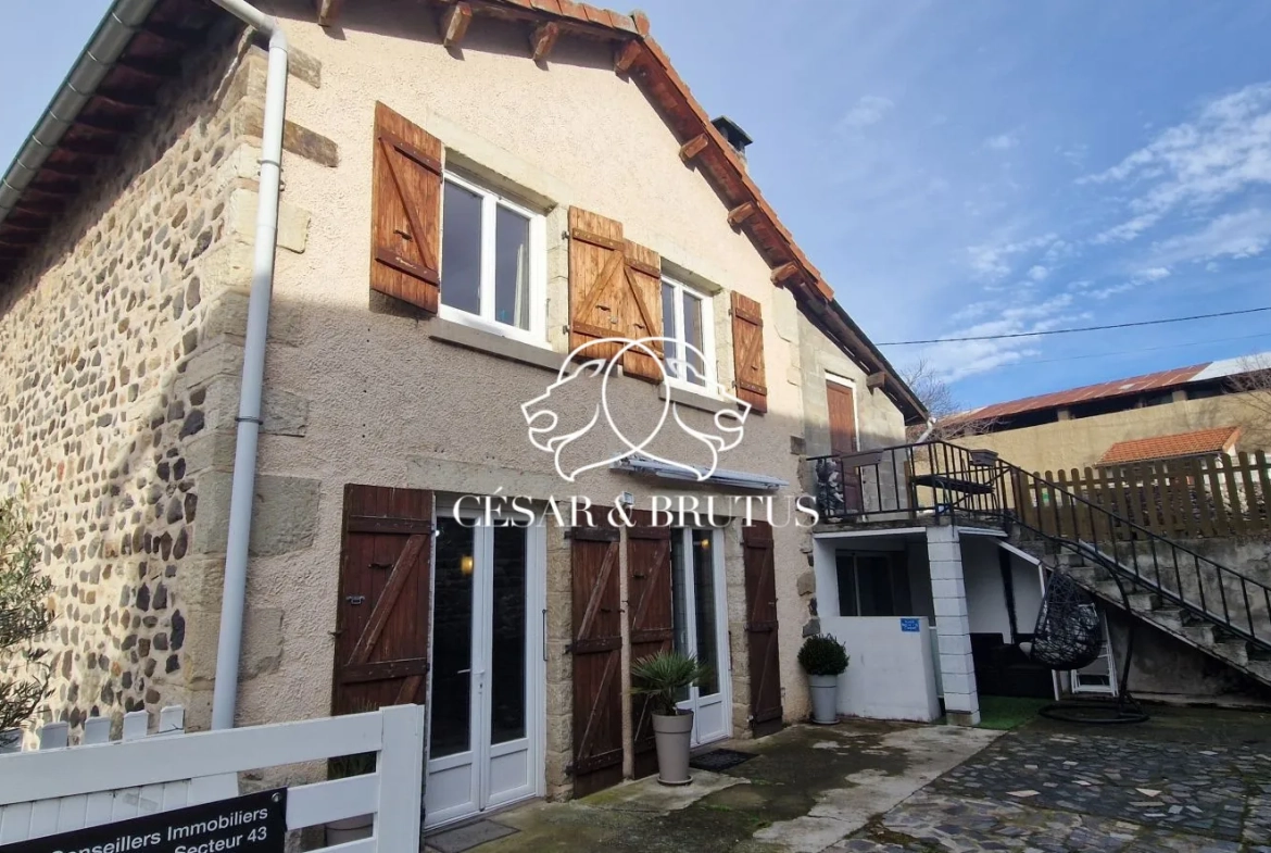 Charmante maison en pierre de 115 m² à Beaulieu avec jardin et atelier 