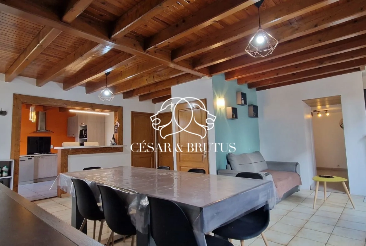 Charmante maison en pierre de 115 m² à Beaulieu avec jardin et atelier 