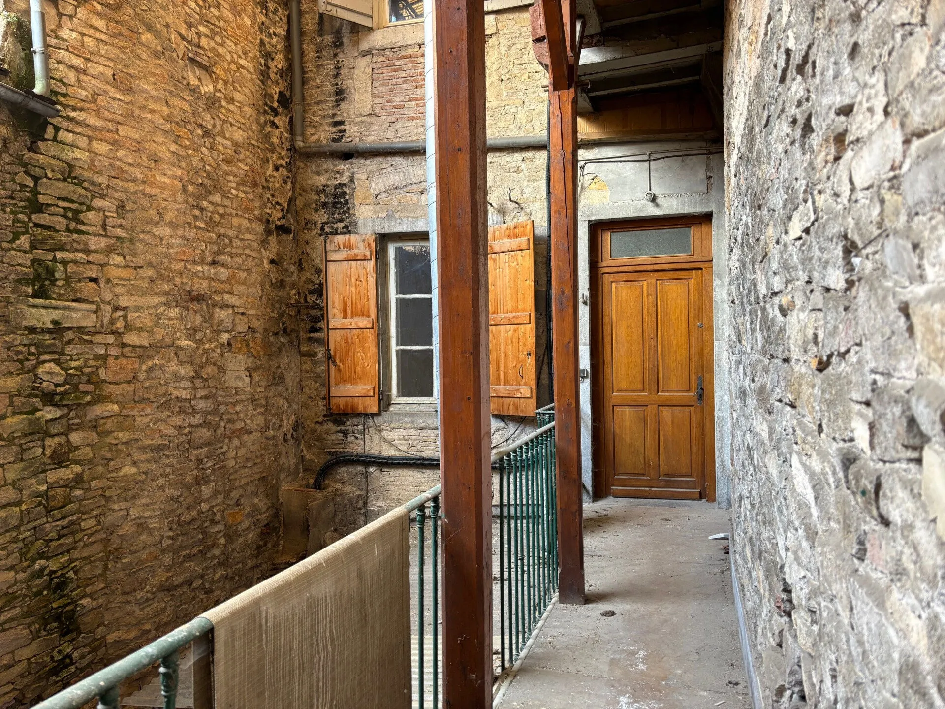 Bel appartement 3 pièces de 104 m² avec vue sur la Saône à Tournus 