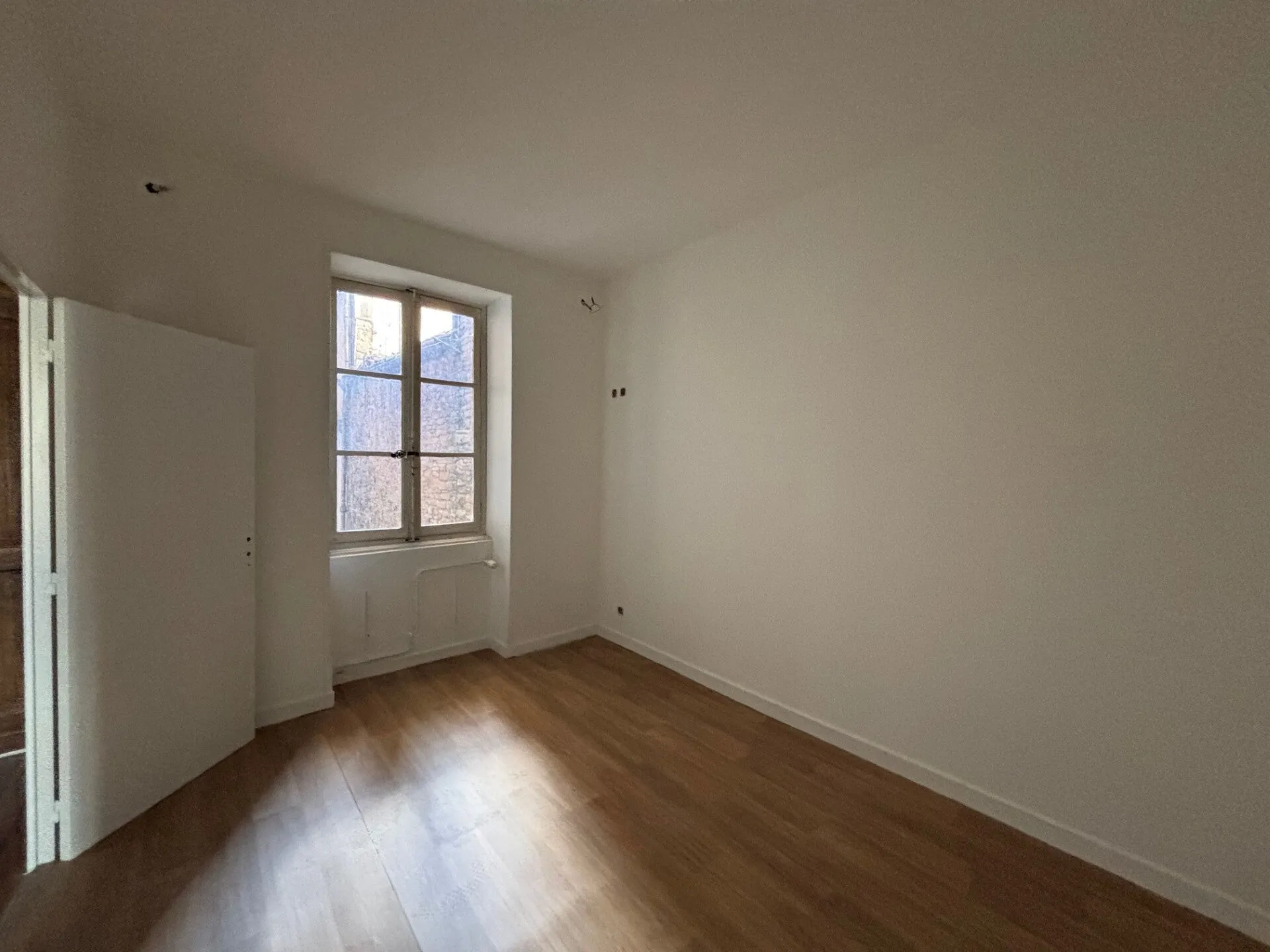 Bel appartement 3 pièces de 104 m² avec vue sur la Saône à Tournus 