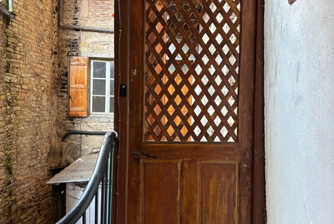 Bel appartement 3 pièces de 104 m² avec vue sur la Saône à Tournus 