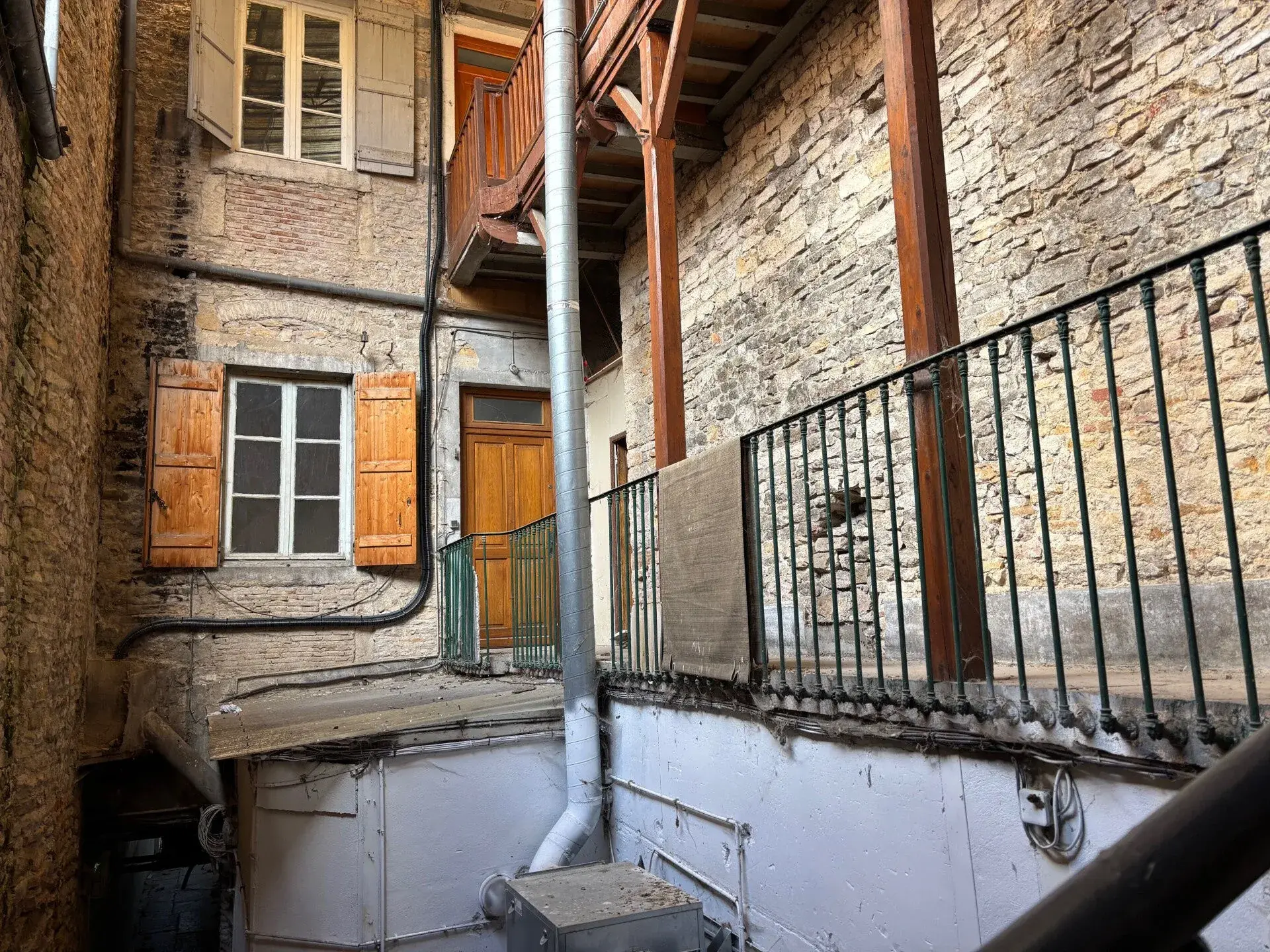 Bel appartement 3 pièces de 104 m² avec vue sur la Saône à Tournus 