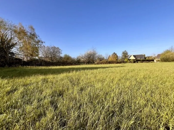 Terrain constructible à Châteauneuf-d'Ille-et-Vilaine - 537 m² viabilisé