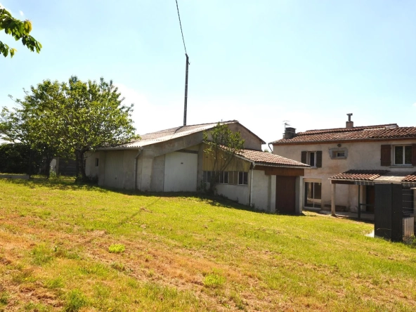 Maison de campagne à vendre proche d'Albi avec terrain et dépendances
