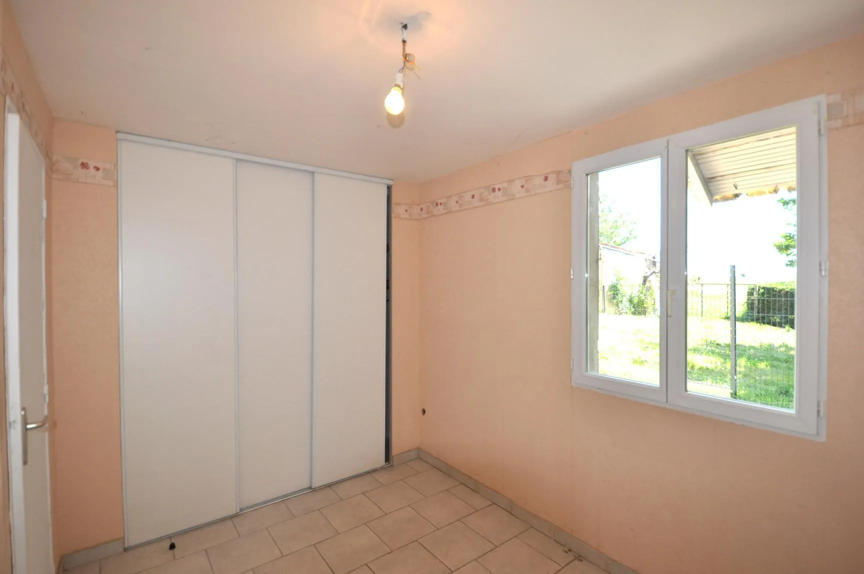 Maison de campagne à vendre proche d'Albi avec terrain et dépendances 
