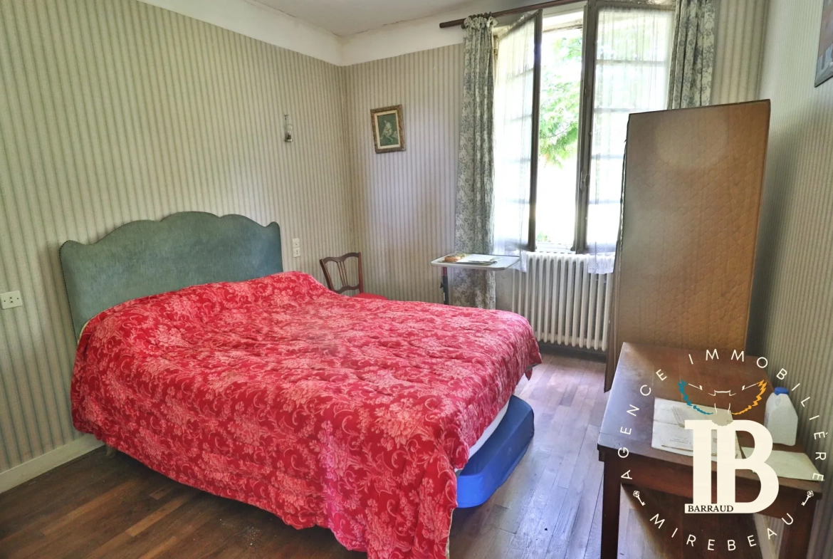 Maison 7 pièces à vendre à Mirebeau, 144 m², jardin et garage 