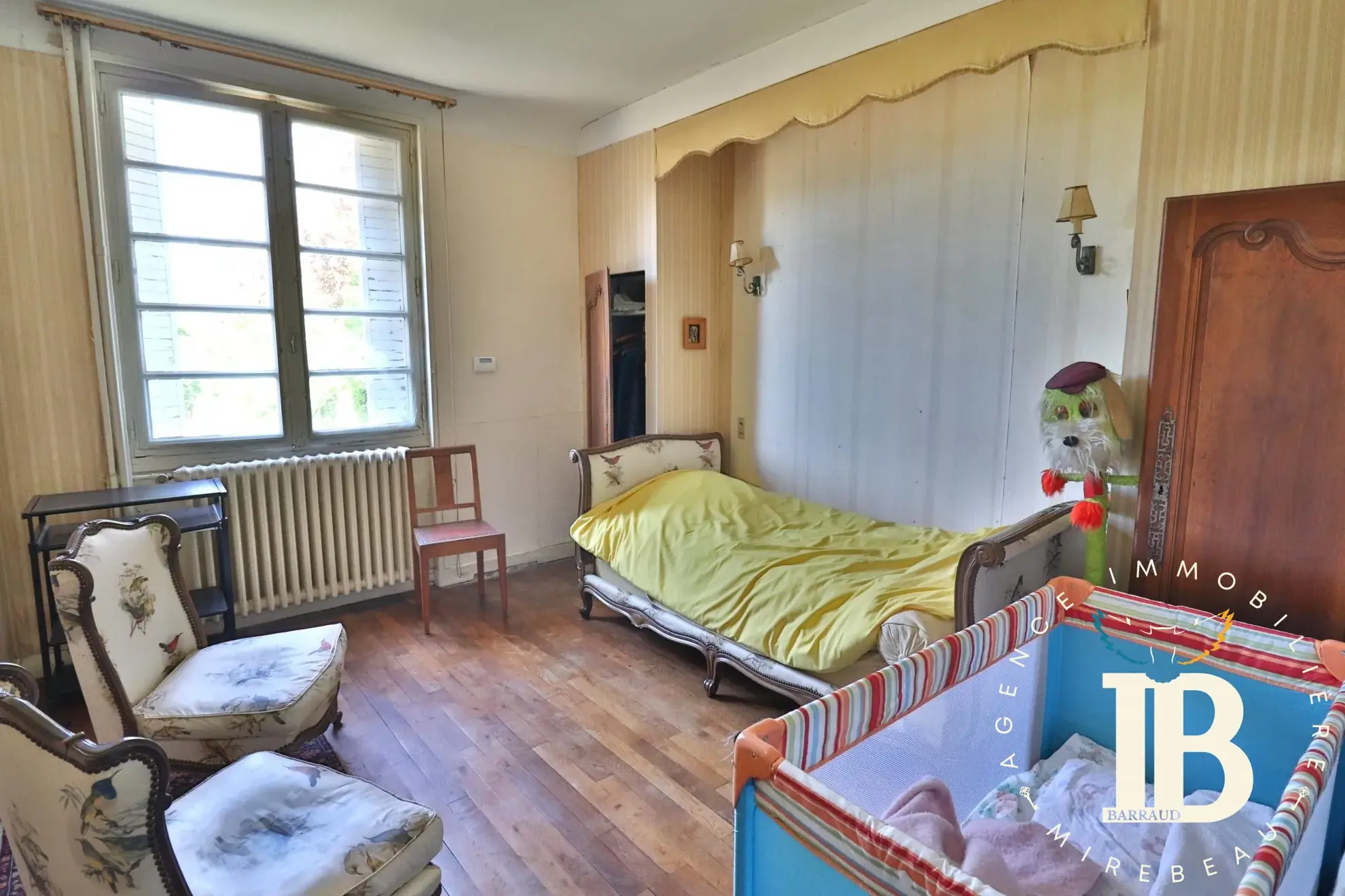Maison 7 pièces à vendre à Mirebeau, 144 m², jardin et garage 