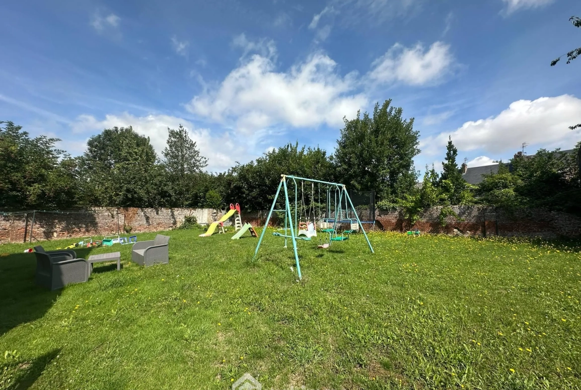 Pavillon à vendre à Crécy-sur-Serre, 106 m² avec revenu locatif immédiat 