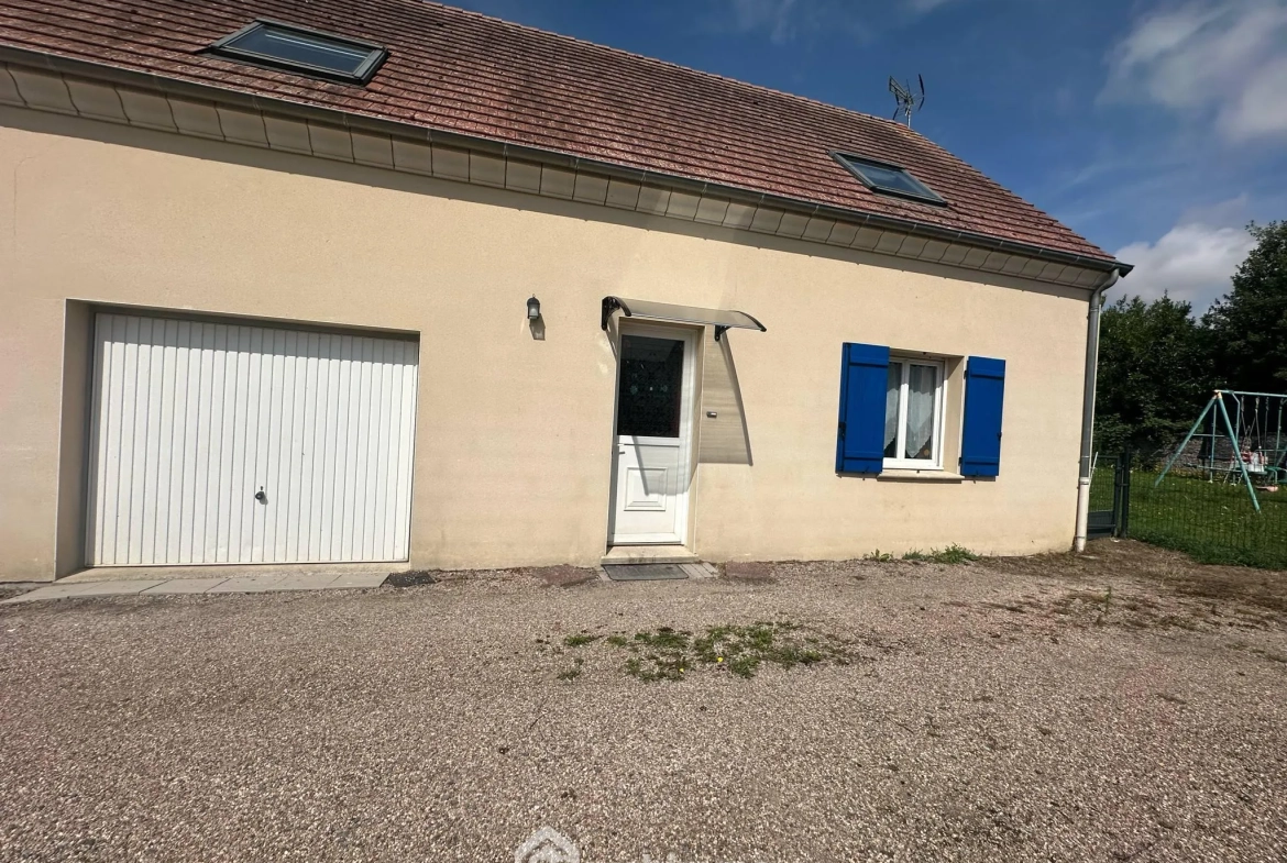 Pavillon à vendre à Crécy-sur-Serre, 106 m² avec revenu locatif immédiat 