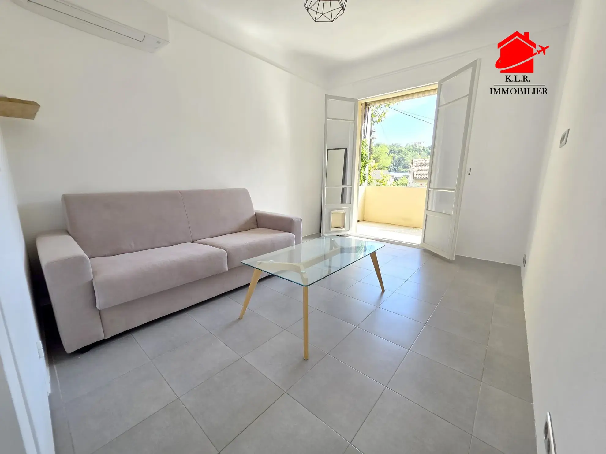 Appartement 2 pièces avec terrasse en vente à Nice, calme et lumineux 