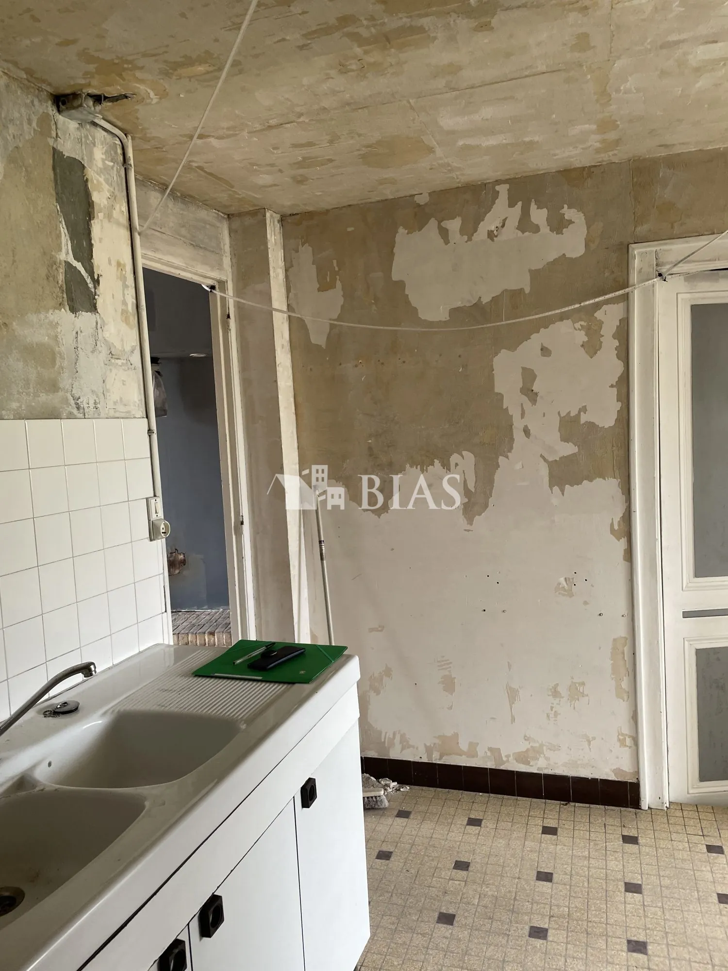 Maison de 90 m² à La Riviè­re Saint Sauveur avec potentiel de rénovation 