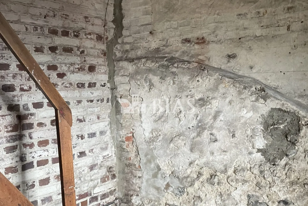 Maison de 90 m² à La Riviè­re Saint Sauveur avec potentiel de rénovation 
